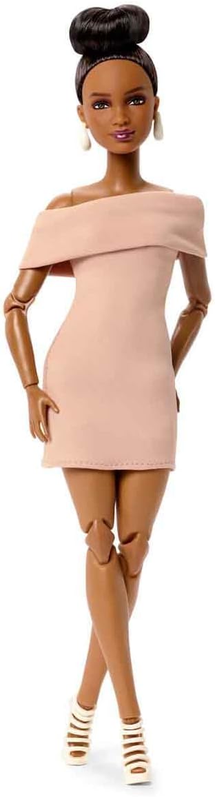ตุ๊กตาบาร์บี้เบสิกส์ รุ่นกลาง  - Mattel Toy Barbie บทวิจารณ์และราคา